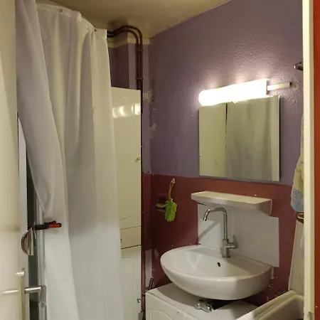 Grand T2 Avec Parking Et Clim A 50m De La ! Apartment *
